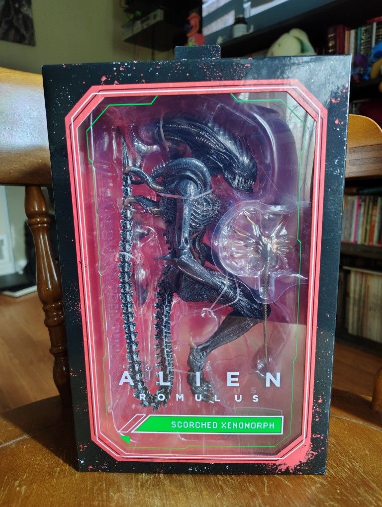 Alien Romulus Scorched Xenomorph