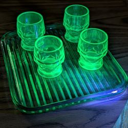 Uranium Shot Glass Set With Green Glass Tray Vintage