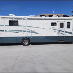 2001 Admiral Holiday Rambler 