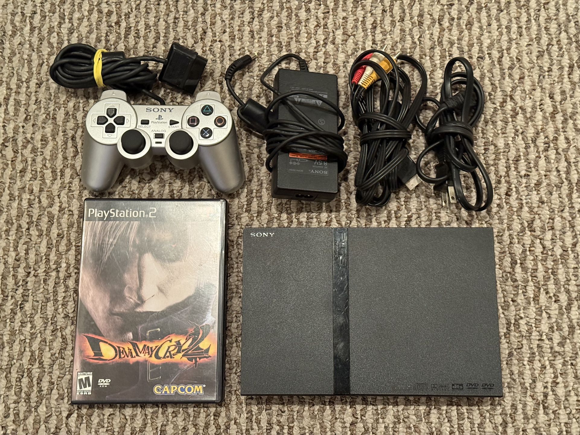 PS2 Slim + Devil May Cry 2