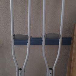 Adult crutch