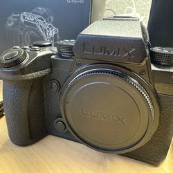 Panasonic LUMIX S5IIX 24.2MP Full Frame Camera + Extras
