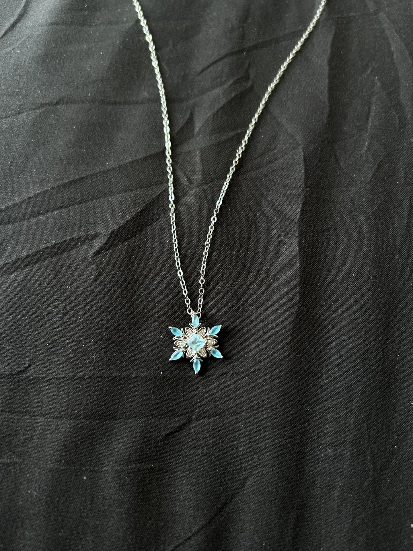 Sterling Silver Necklace / Flower Pendant