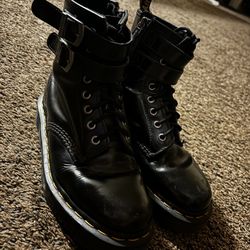 Doc Martens Womans Size 8