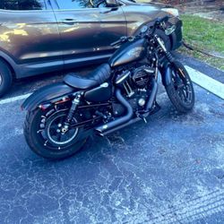 2017 Harley Iron 883