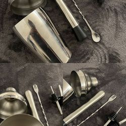 Moving Sale – Cocktail Shaker / Bartender Set (NEW)