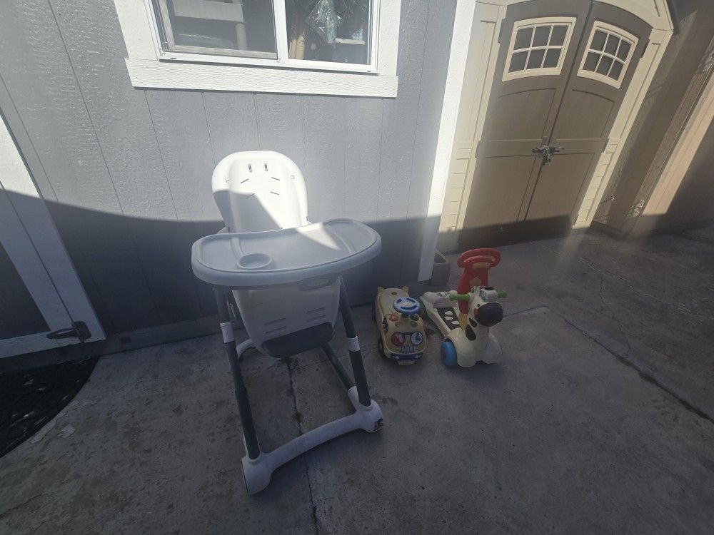 FREE 2 in 1 High Chair with 2 Outside riding toys *** Read Description 
