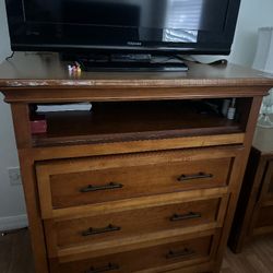Dresser /tv Stand