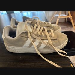 Men’s Addias Size 8