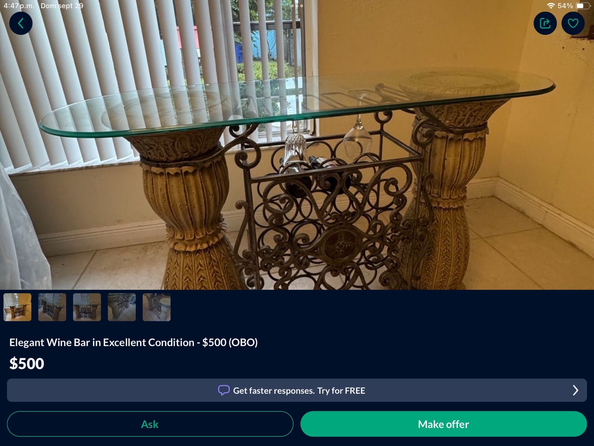 Table  TV  Licorice, Good Condición.