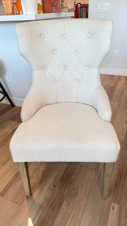 Set of 4 Upholstered Dining Chairs – Tufted & Nailhead Trim