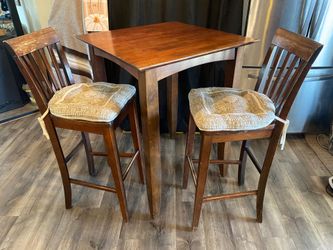 Pub style table