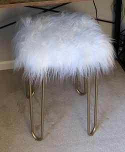Fur Stool 19”