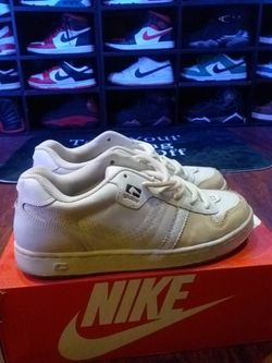 GLOBE Mens Size 9 Shoes