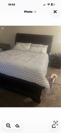California King Bed Frame(mattress is not included)
