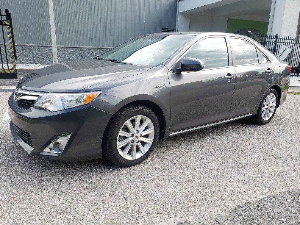 2013 Toyota Camry Hybrid