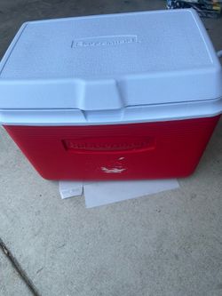 Rubbermaid cooler