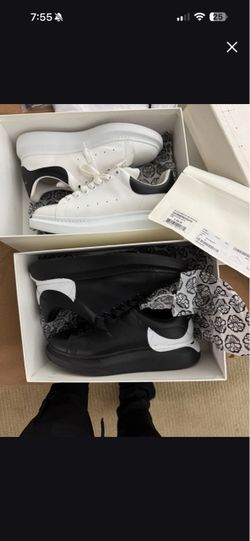 Alexander McQueens Sneakers shoes