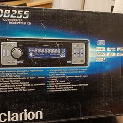 Clarion Car CD Player Brand New No Bluetooth Or USB $25firm Price Pickup Only Serious Buyers Please 