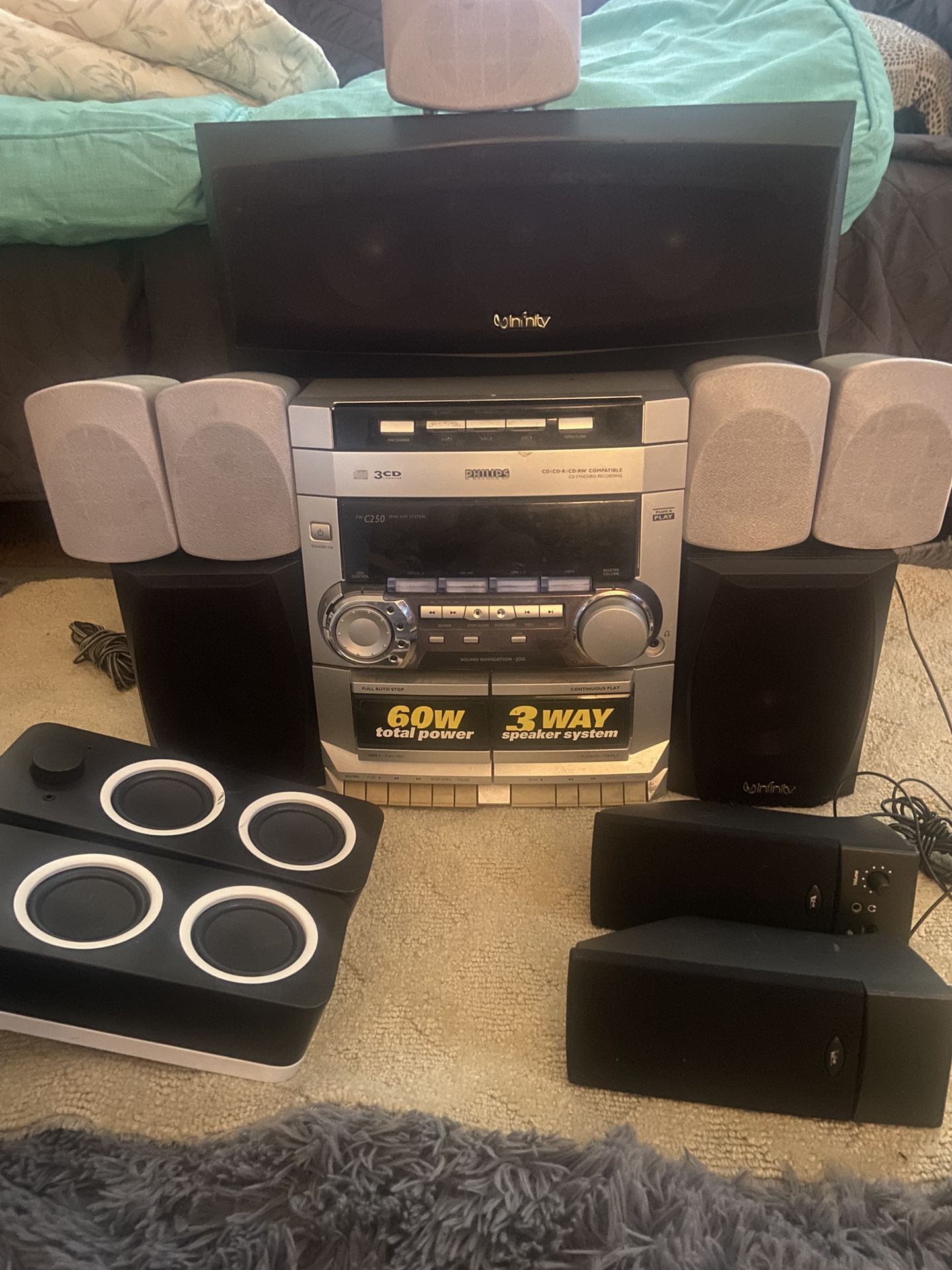 Speakers 4 Set 3 Infinity 5 Durabran 2 Set Speakers/ Stereo Philips 3 Cd Change fm/am Aux( Tape Not Works)