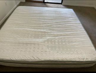 White king size mattress in a box