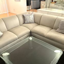Three piece sectional Sofa! Great Shape! 