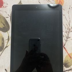 Apple iPad 6th Generation 32GB Unlocked Like New!