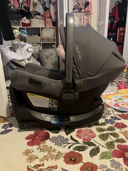 Nuna pipa RX Lite With Base