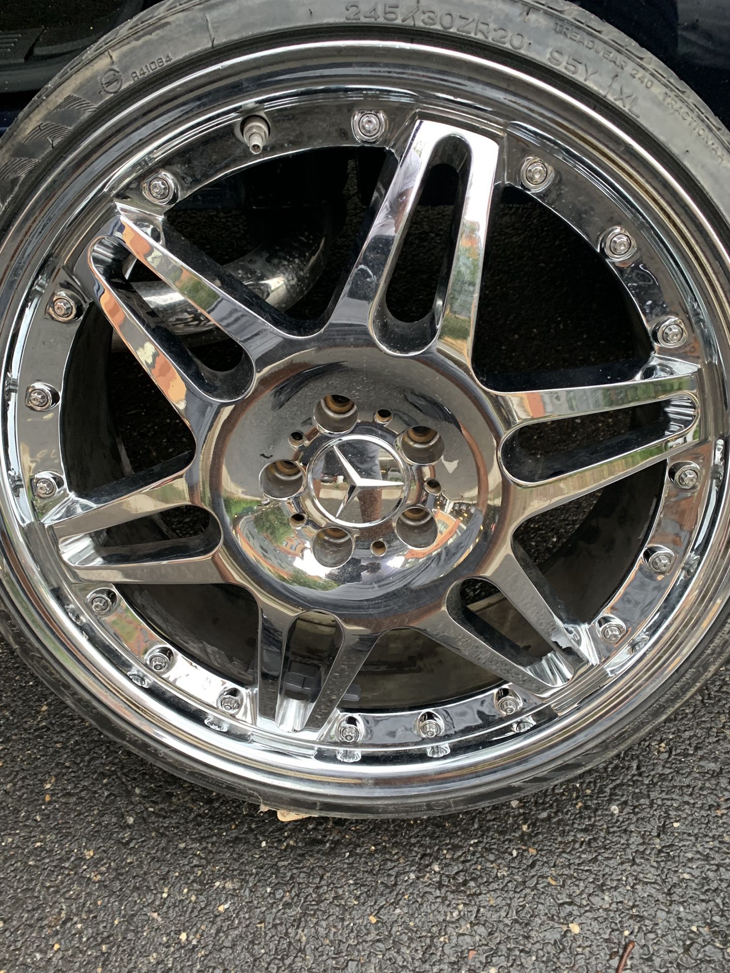 Low profile Benz rims and tires (4)