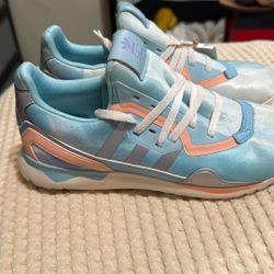 Adidas Disney Little Mermaid Sz 6 Woman’s