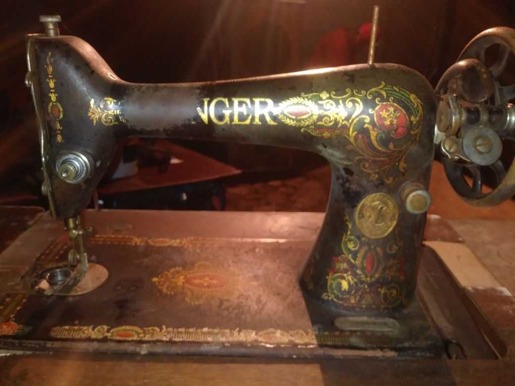 Old singer sewing machine