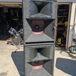 Cerwin vega V-30D speakers and Behringer a500 amplifier 