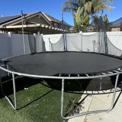 Trampoline 
