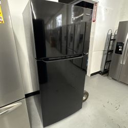 Frigidaire 30” 18.5 Cu Ft Capacity Refrigerator 