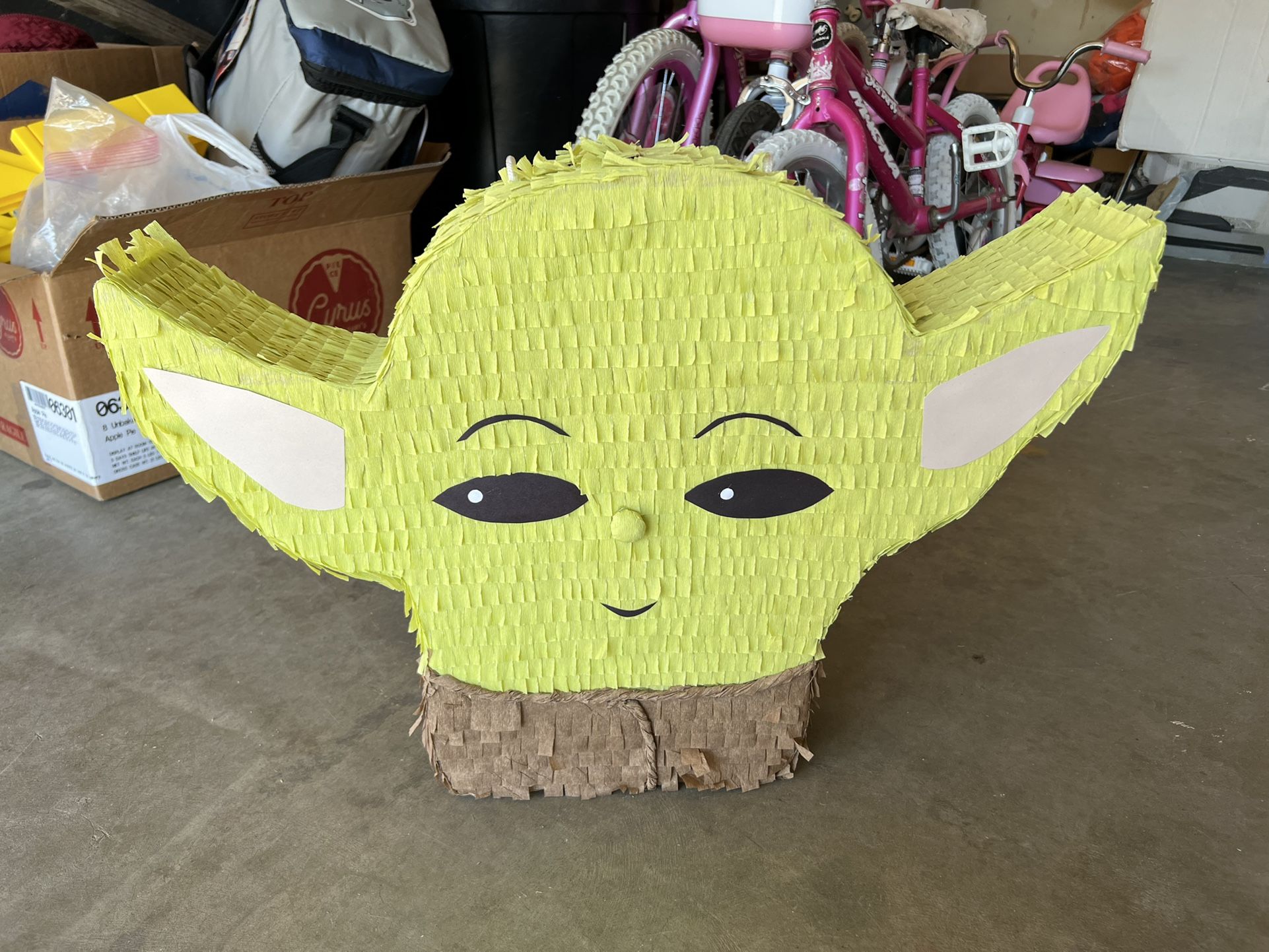 Baby yoda Piñata