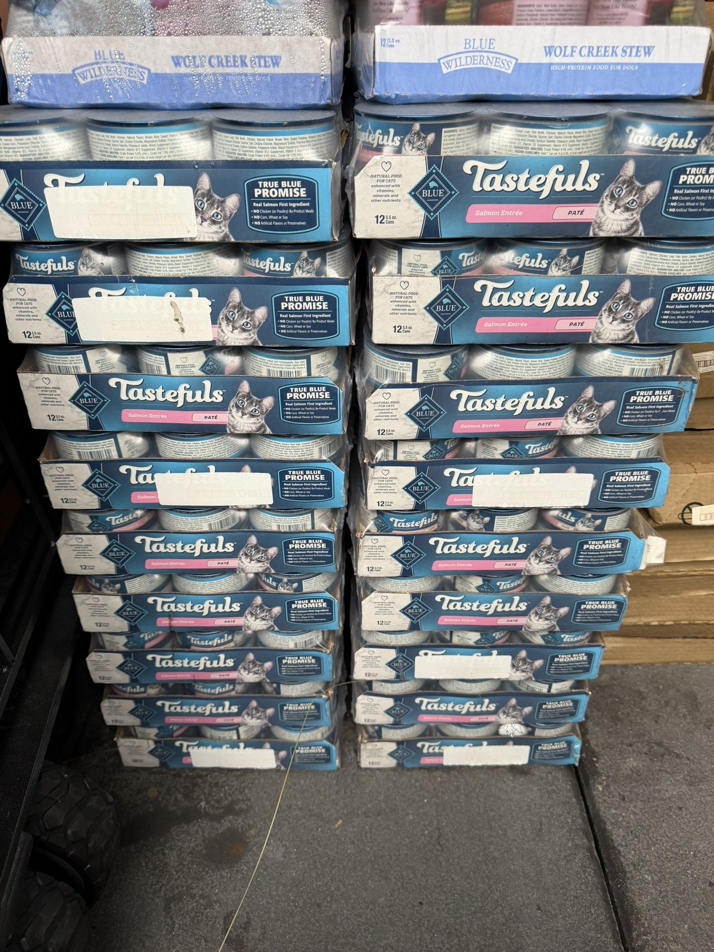 Blue Buffalo Tastefuls Natural Pate Salmon Entree Wet Cat Food, 5.5-oz can, case of 12, 18 boxes