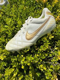 Nike Tiempo Legend Ronaldinho 10 Size 3.5M / 5W