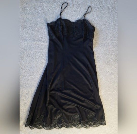 Hutzler of Baltimore Vintage Black Lace Nightgown Made In Italy Size 38