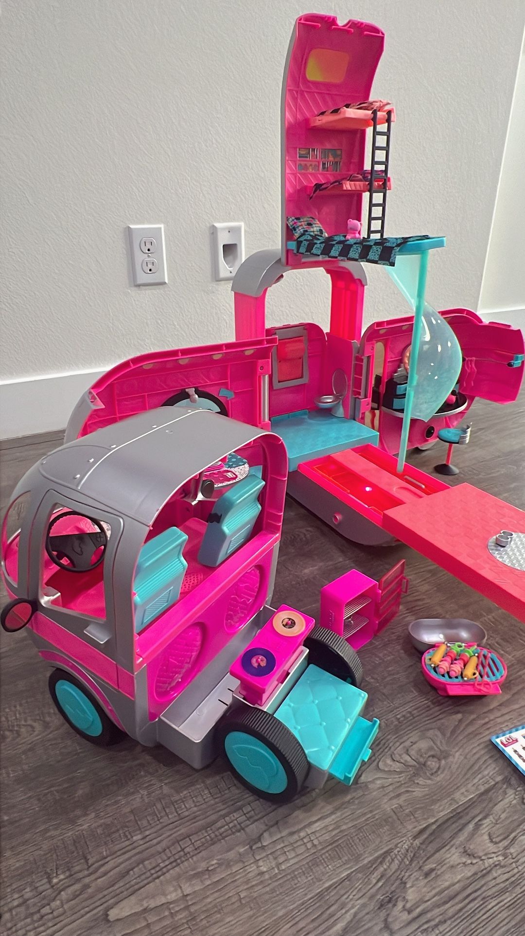 2-in-1 Glamper Lol Surprise