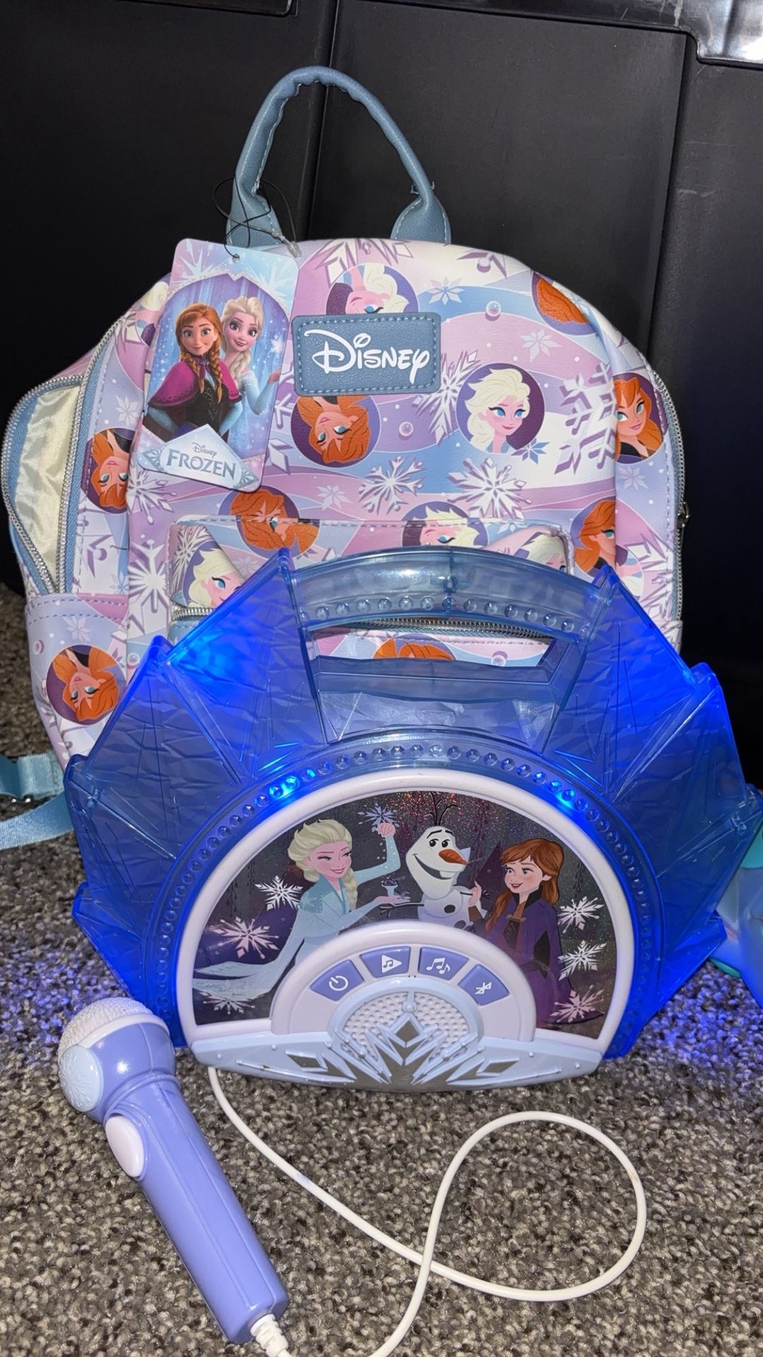 New Frozen Backpack And Extra Toys