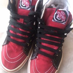 Read Vans Size:4 For Boy /5.5 For Girls