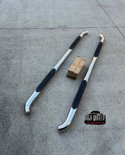 Toyota Tundra 2007. 2013 side steps.