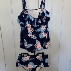 2x Swimwear