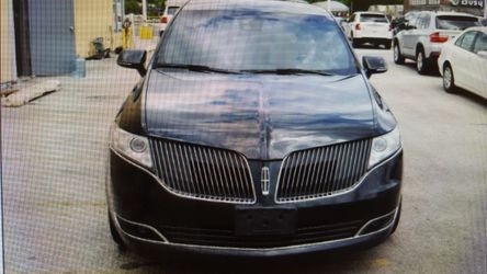2014 Lincoln MKT Town Car AWD Livery Fleet 4dr Crossover