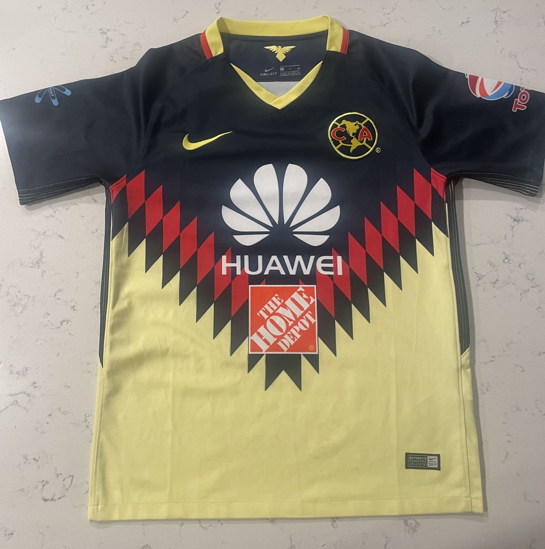 Nike Club America Soccer Jersey. 2017-18 Men’s Size S