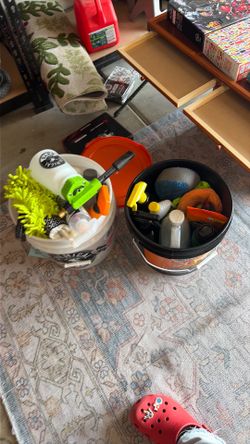 Misc car cleaning supplies