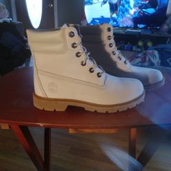 Size 7 Timberland Light grey