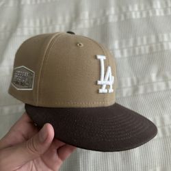 Dodgers Fitted Size 7 Two-tone
