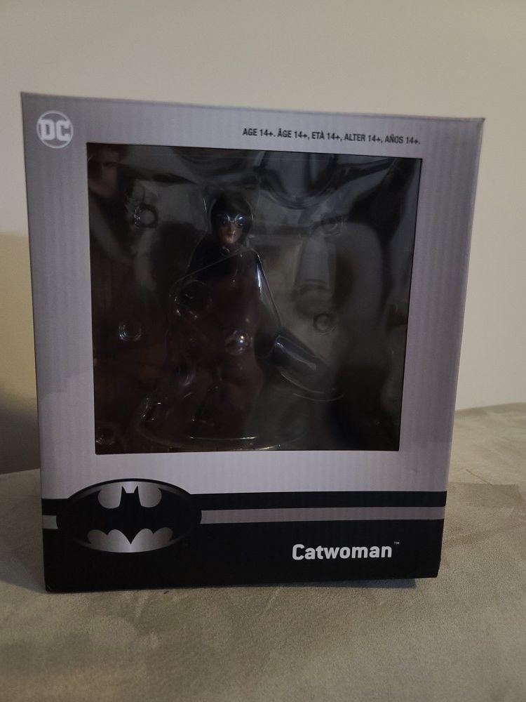 DC Collectibles Catwoman Statue