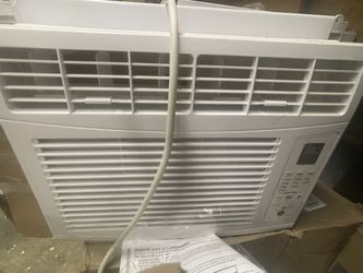 LG window air conditioning 5000 BTU brand new